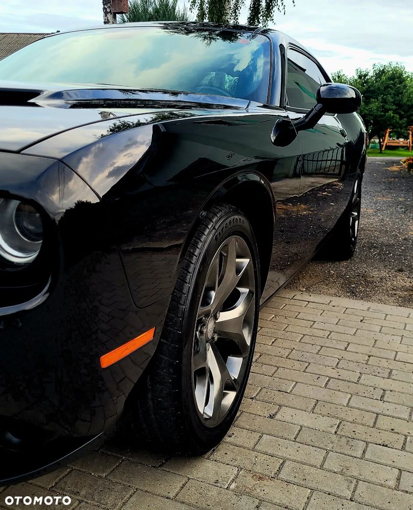 Dodge Challenger - 30