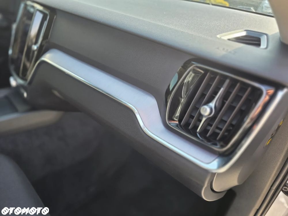 Volvo V60 B3 B Momentum Pro - 21