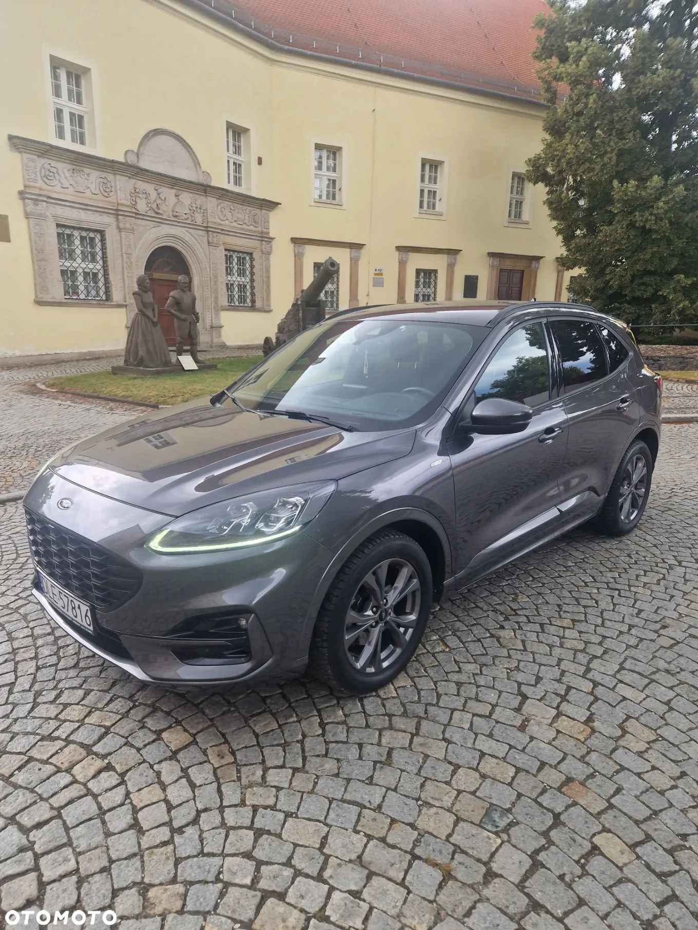 Ford Kuga - 1