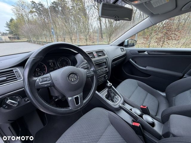 Volkswagen Jetta 1.2 TSI BlueMotion Technology - 10