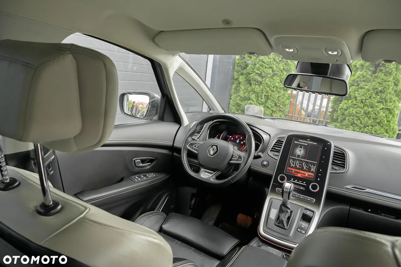 Renault Grand Scenic - 22