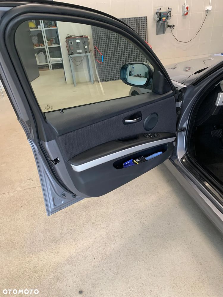 BMW Seria 3 318i - 16