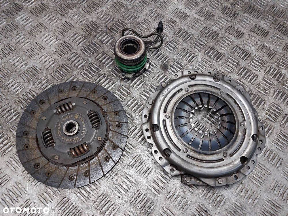 SPRZĘGŁO TARCZA + DOCISK + ŁOŻYSKO OPOROWE OPEL ASTRA G 1.7 CDTI - 1