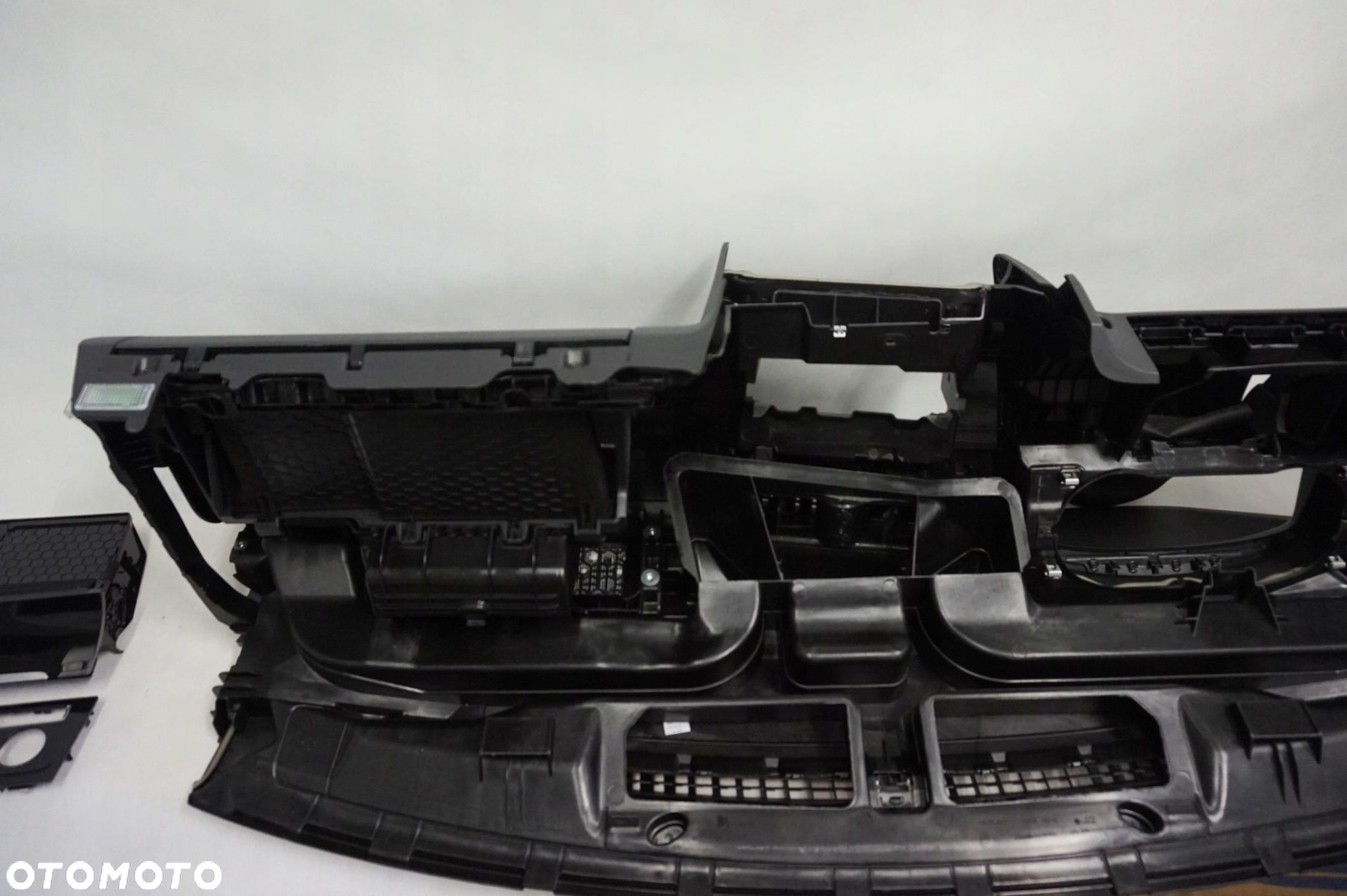 KONSOLA DESKA ROZDZIELCZA VW GOLF VII LIFT UK KPL - 7
