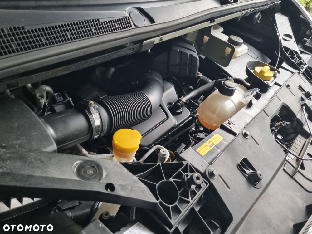 Opel Vivaro - 11