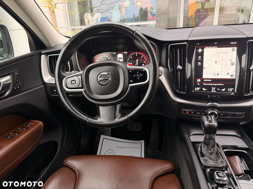 Volvo XC 60 D4 AWD Geartronic RDesign - 15