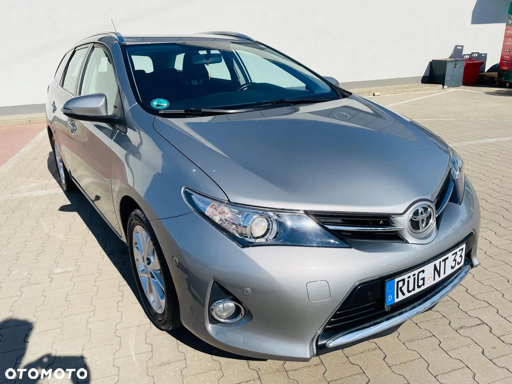Toyota Auris 1.6 Valvematic Executive - 6