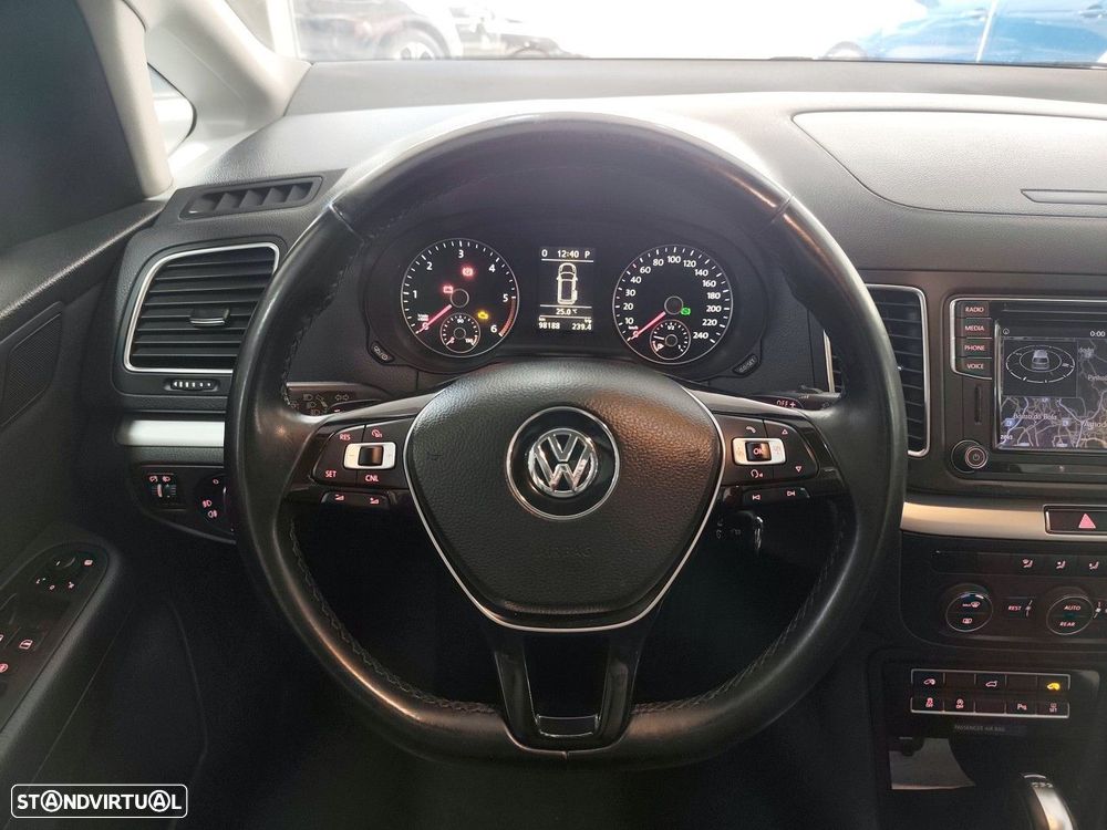 VW Sharan 2.0 TDI Blue Confortline DSG - 22