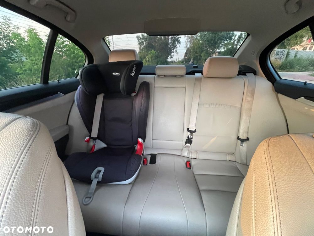 BMW Seria 5 520d Luxury Line - 10