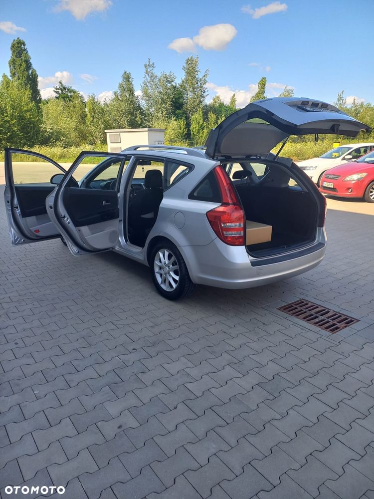 Kia Ceed - 16