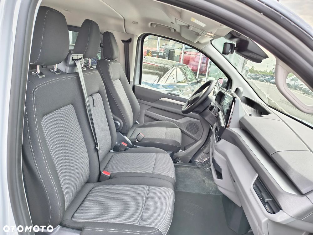 Volkswagen Transporter L2H1 Plus Edition - 14