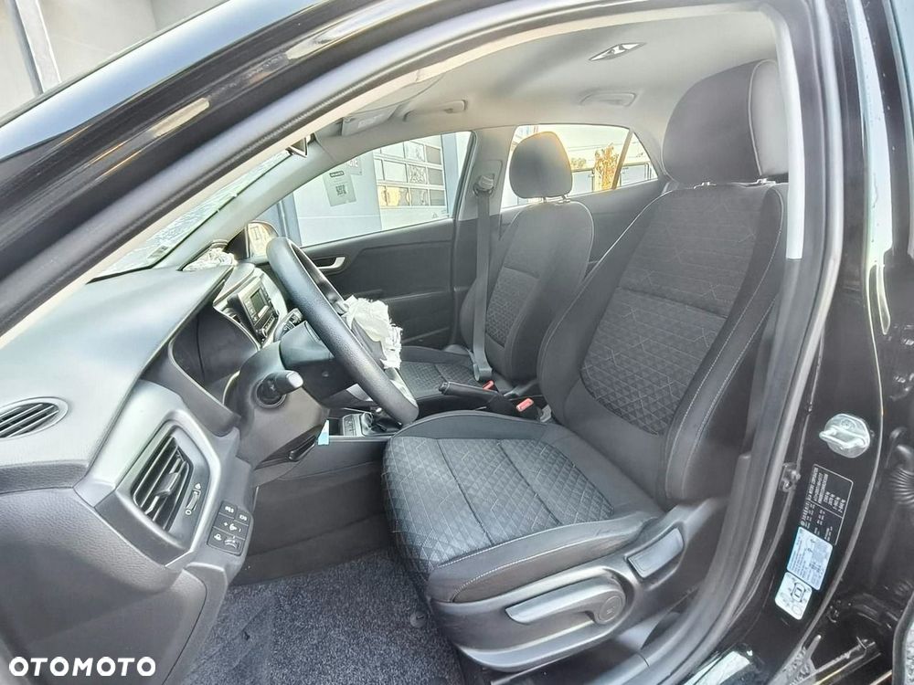 Kia Rio - 9
