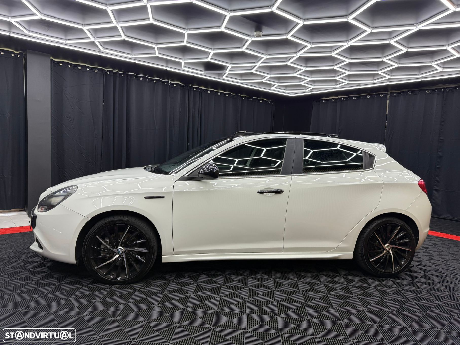 Alfa Romeo Giulietta 2.0 JTDm Distinctive - 9