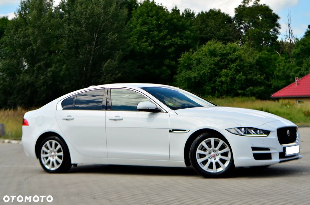 Jaguar XE 2.0 D Prestige - 13