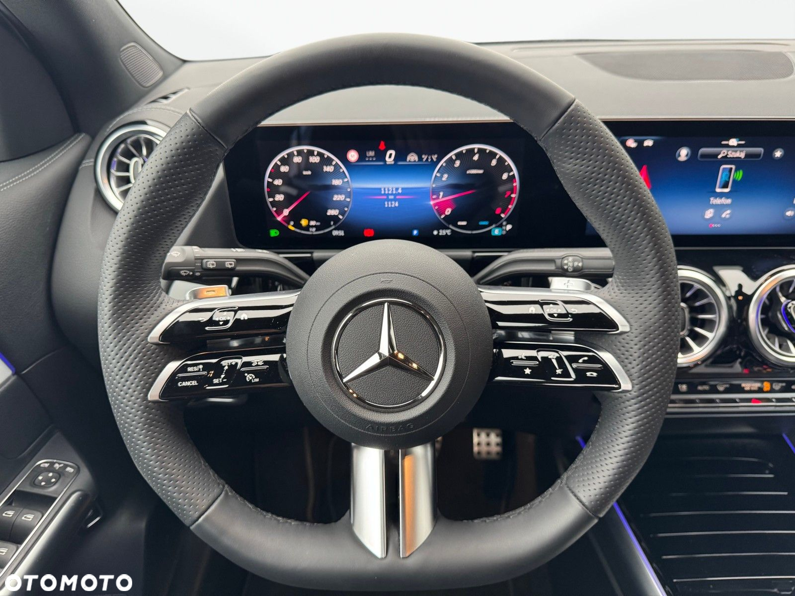 Mercedes-Benz GLA - 15