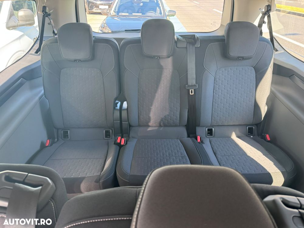 Ford Tourneo Custom - 26