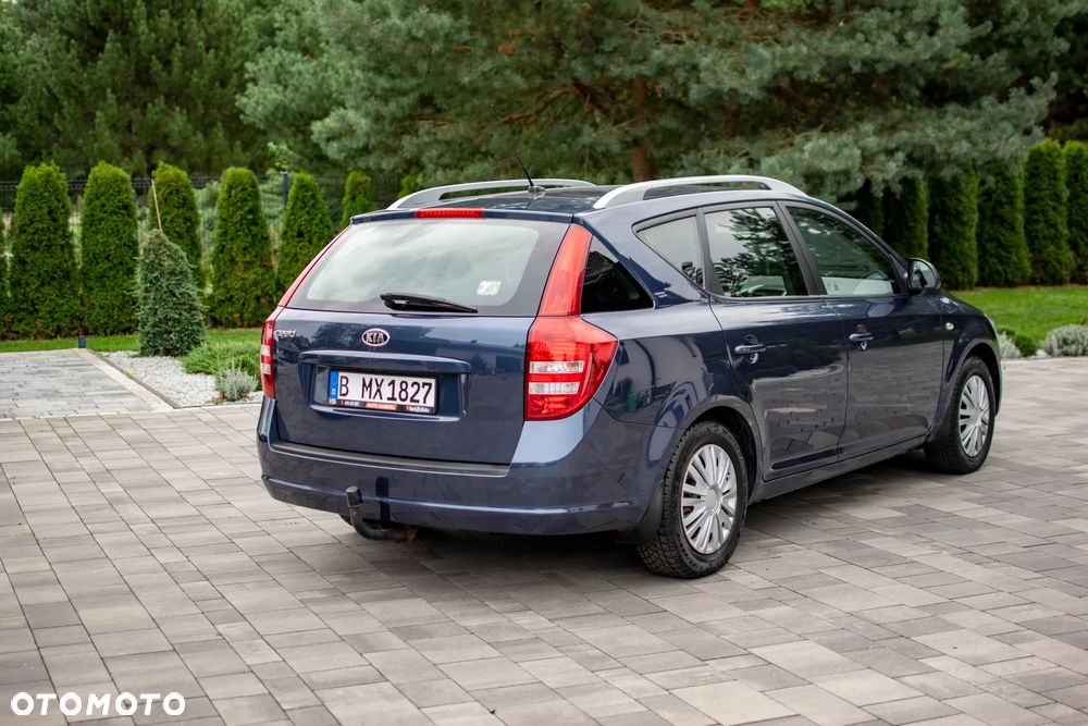 Kia Ceed - 4