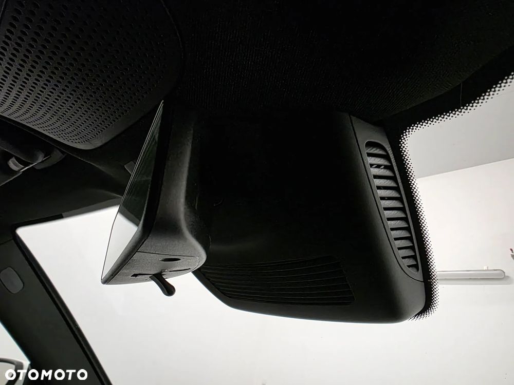 Mercedes-Benz GLC 220 d 4Matic 9G-TRONIC AMG Line Plus - 29