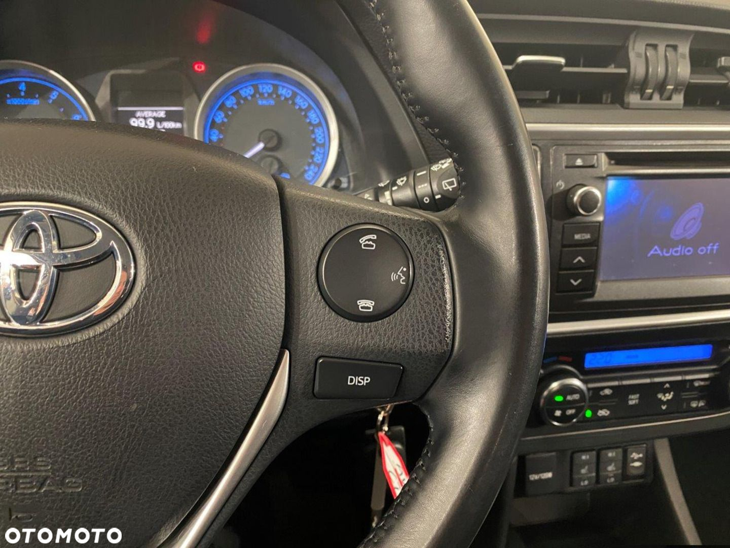 Toyota Auris 1.6 Premium Comfort - 11
