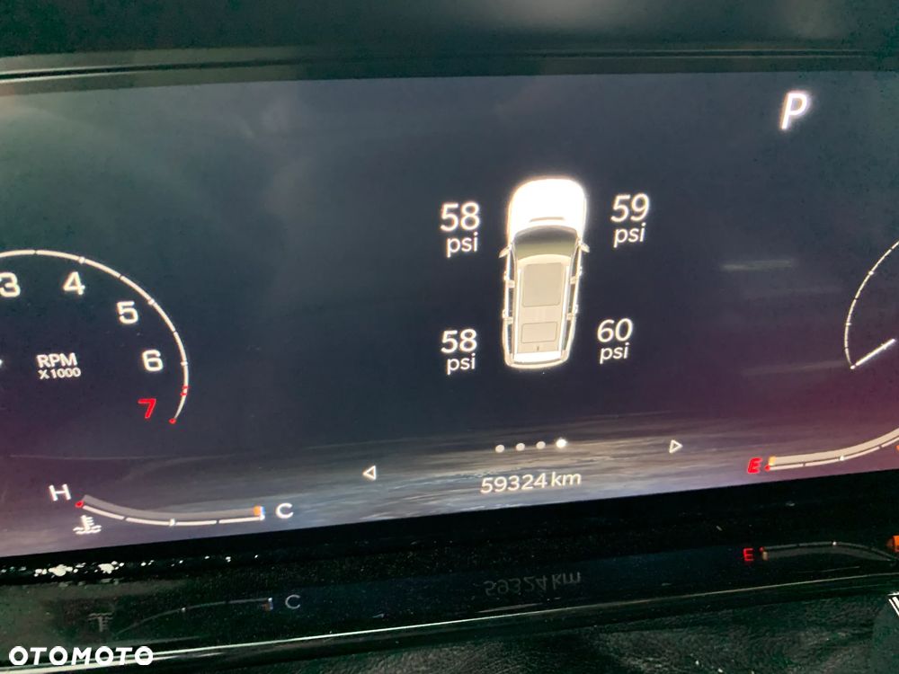 Jeep Grand Wagoneer - 16