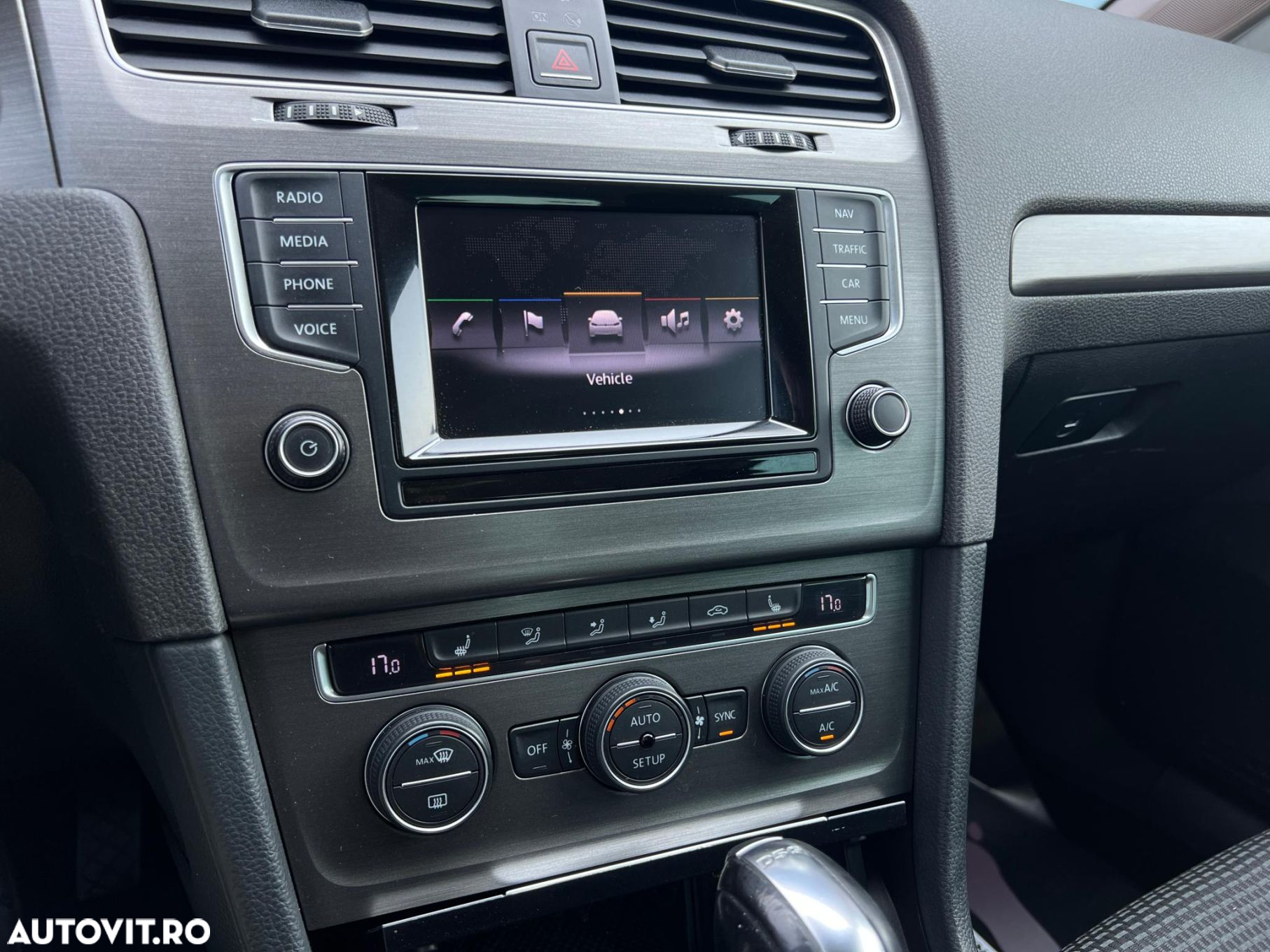 Volkswagen Golf - 10