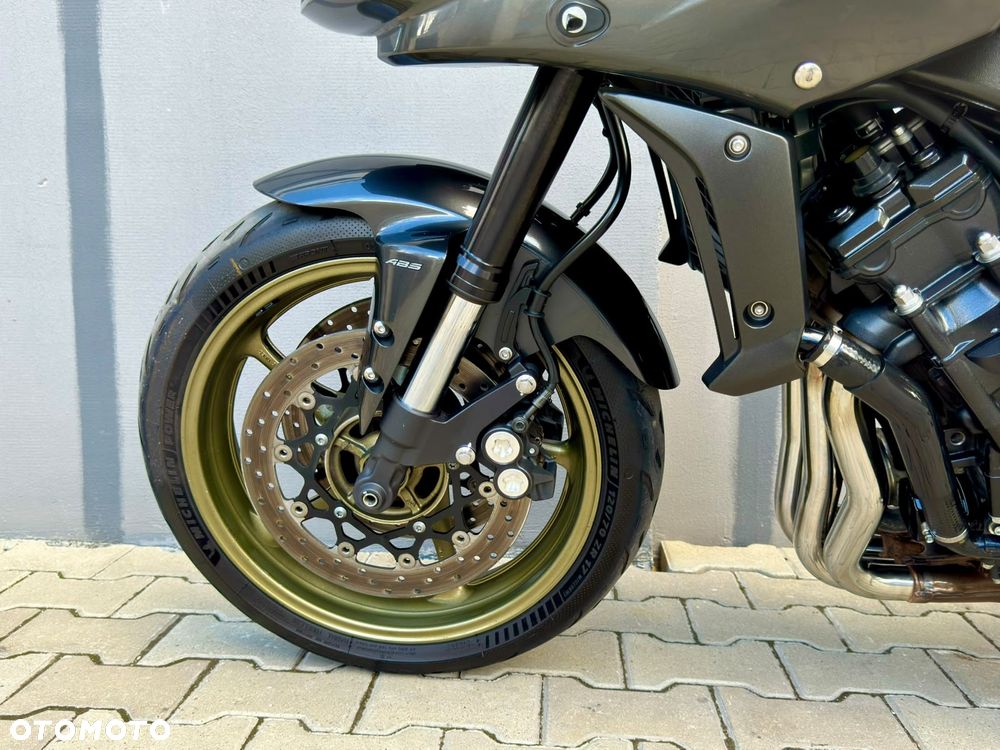 Yamaha FZ - 9