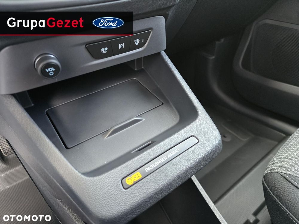 Ford Transit Courier - 33