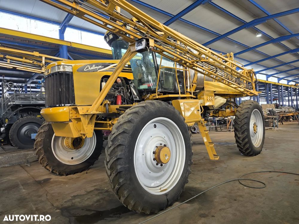 Challenger rogator 1074 - 2