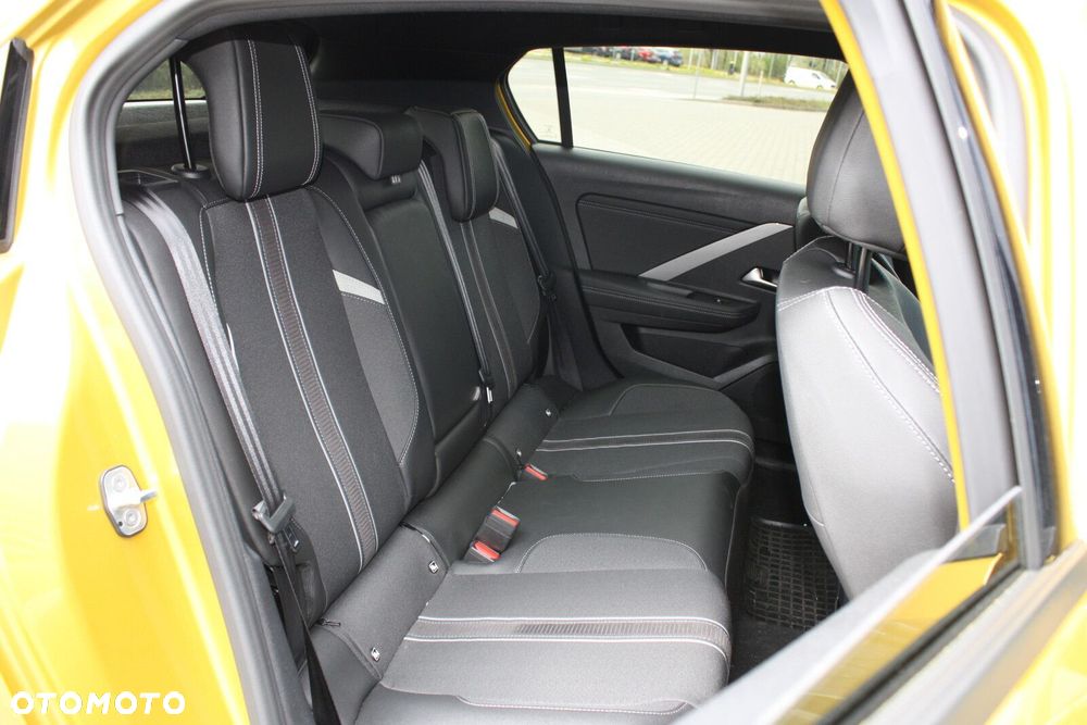 Opel Astra 1.2 T GS S&S - 15
