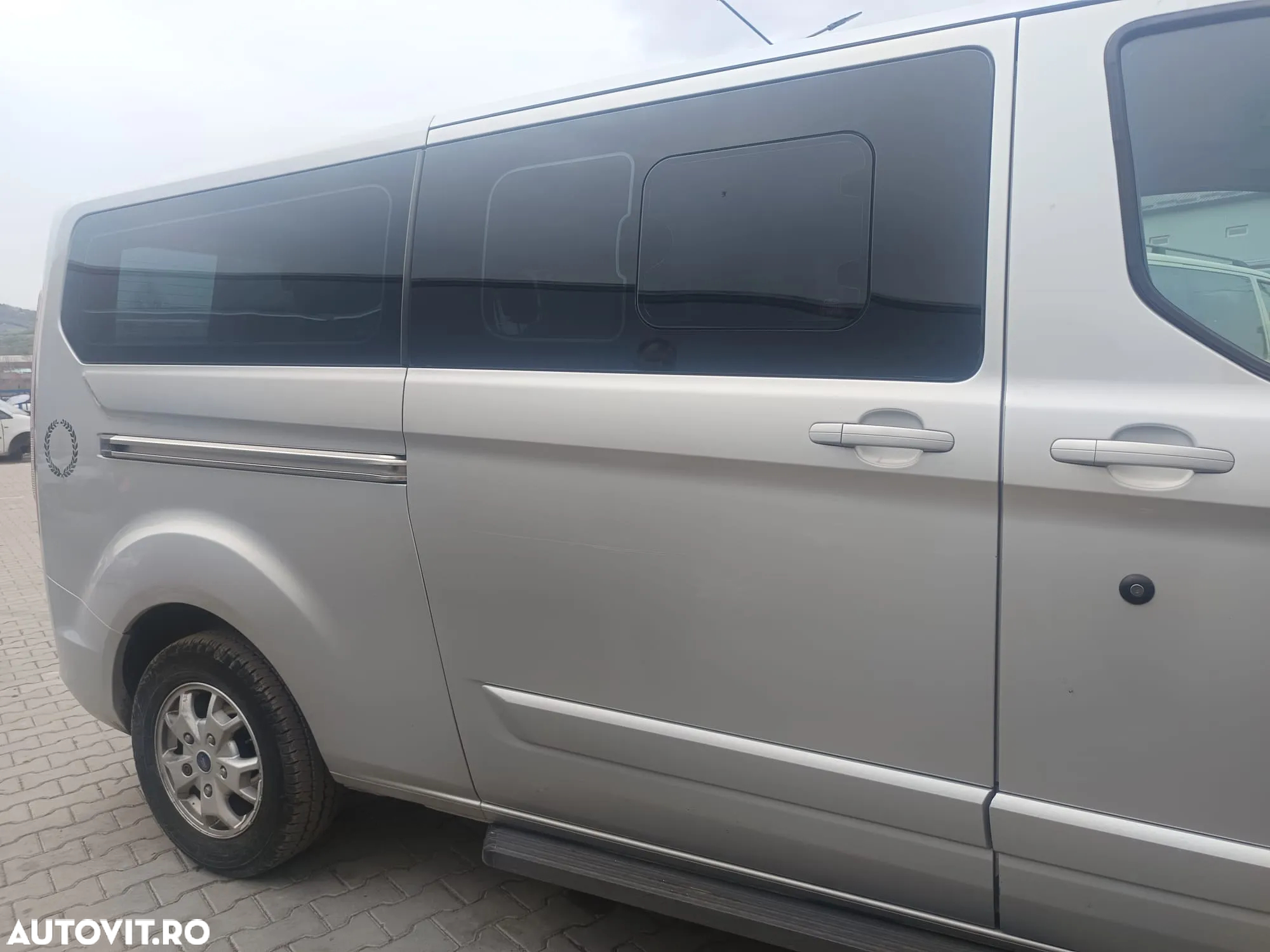Dezmembram Ford Tourneo Custom 300LTD E-TECH 2014 2.2 Diesel, cutie de viteze manuala - 4