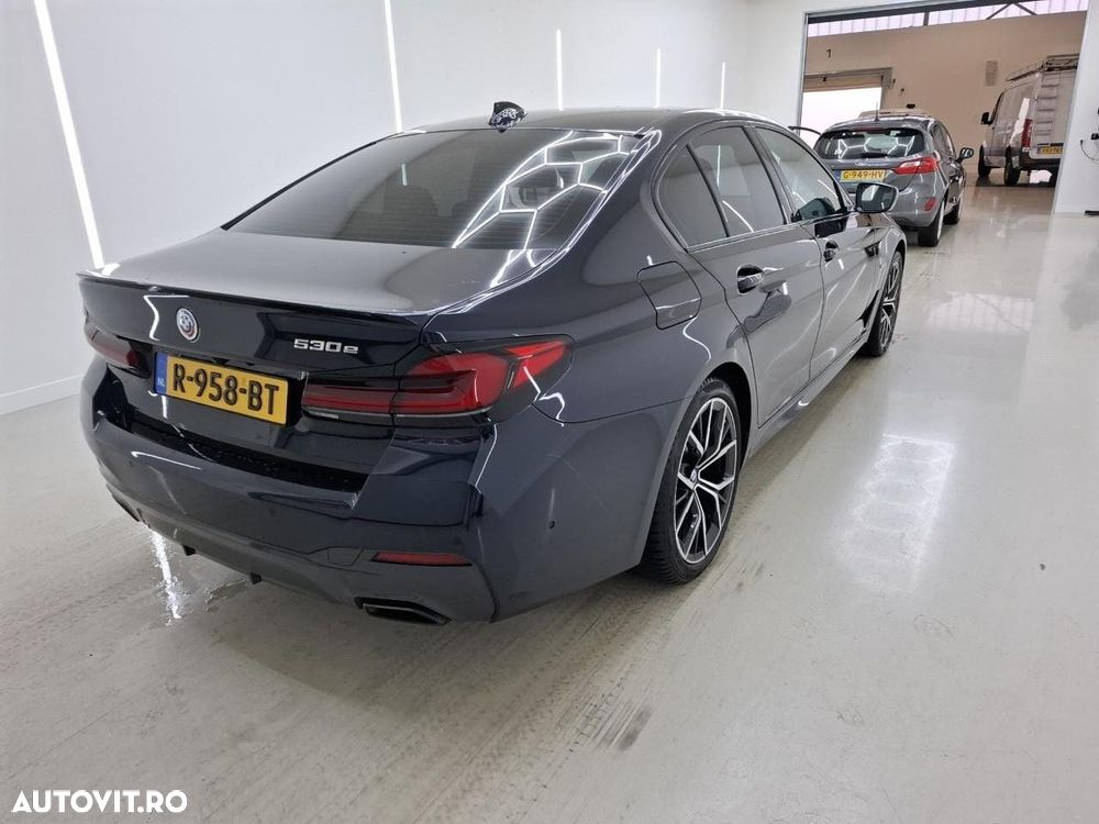 BMW Seria 5 530e Aut. M Sport Edition - 6