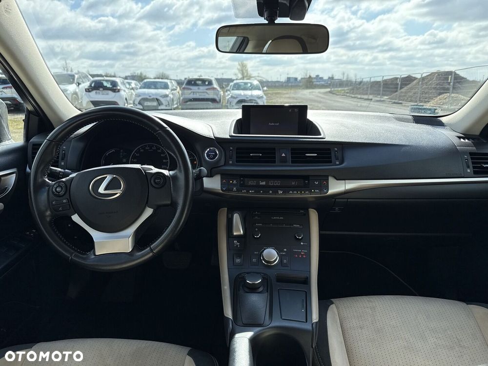 Lexus CT - 11