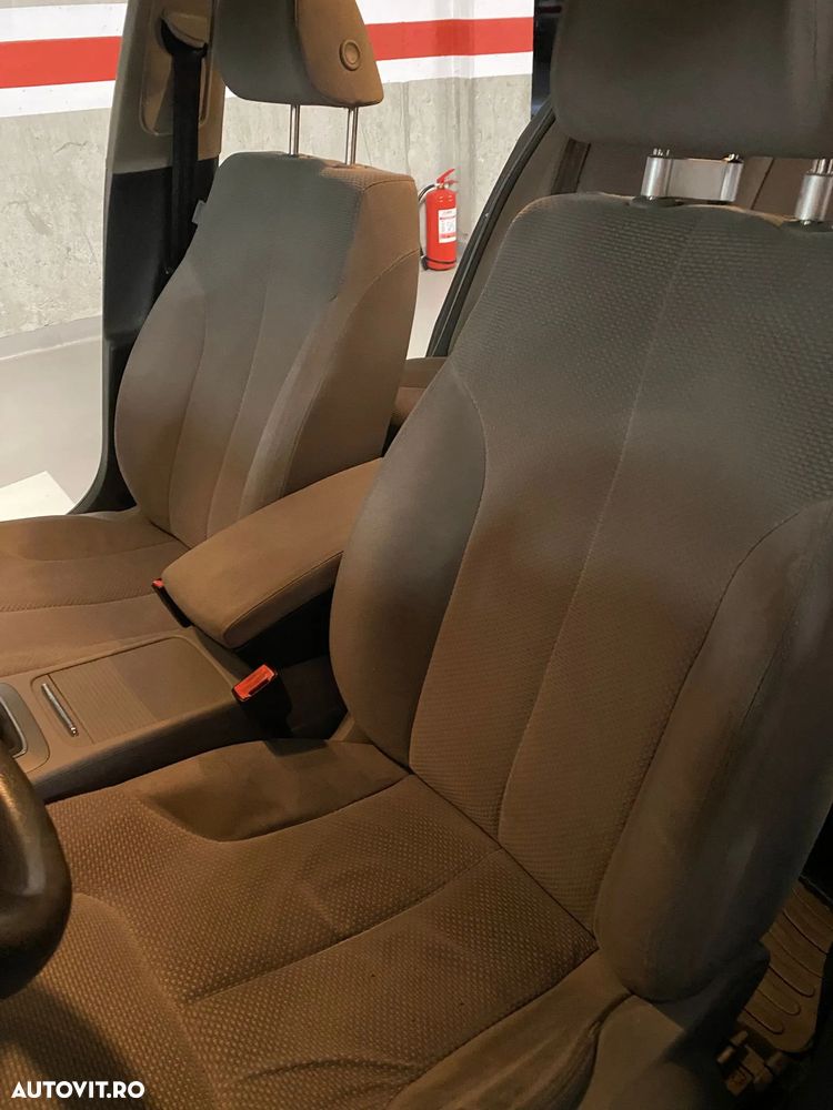 Volkswagen Passat - 26