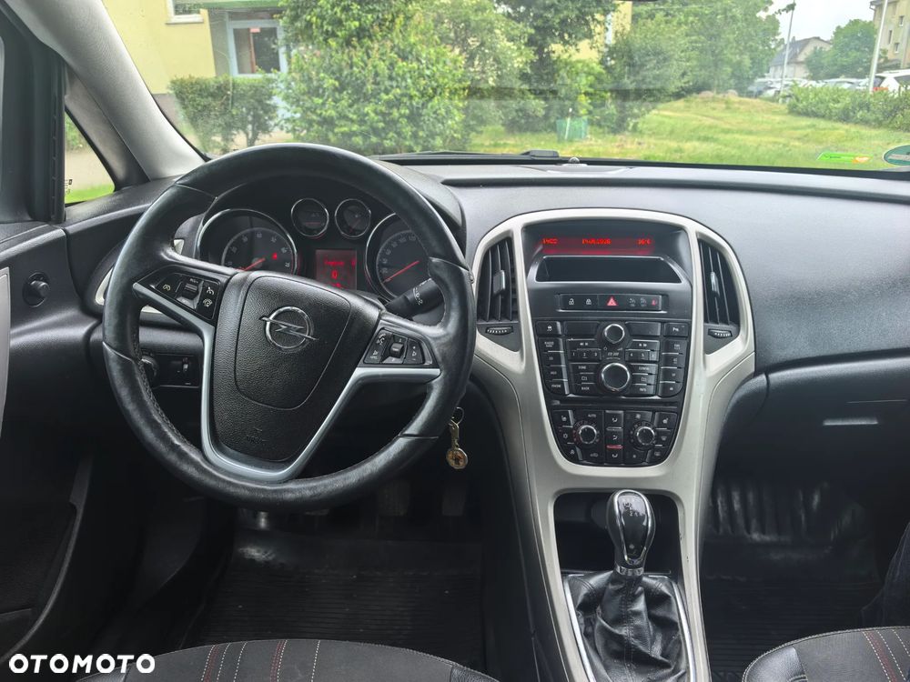 Opel Astra 1.4 Turbo 150 Jahre - 2