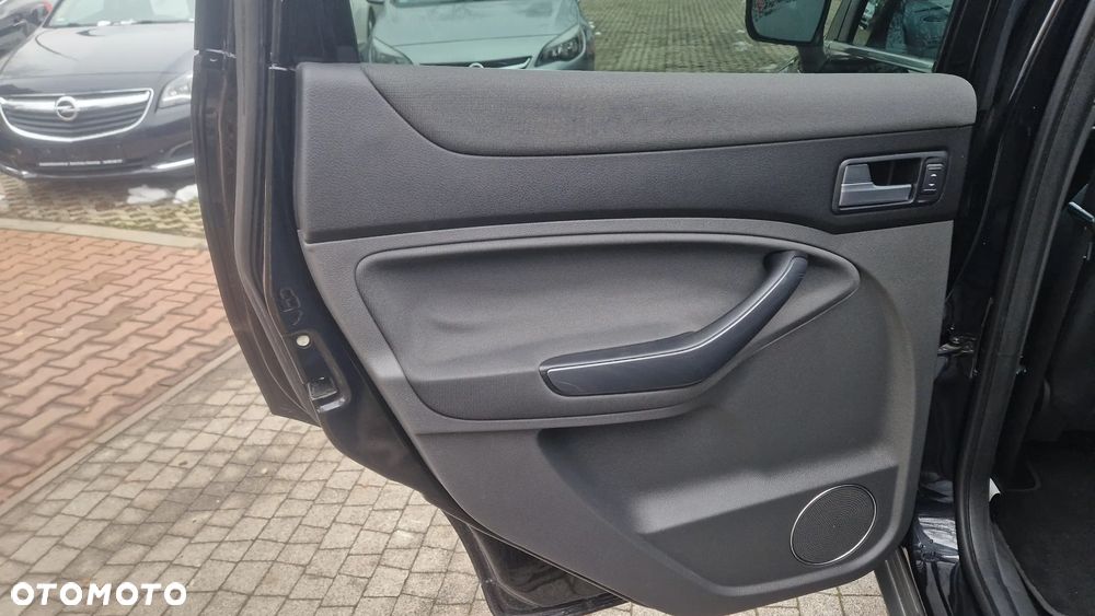 Ford Kuga 2.0 TDCi 2x4 Titanium - 23