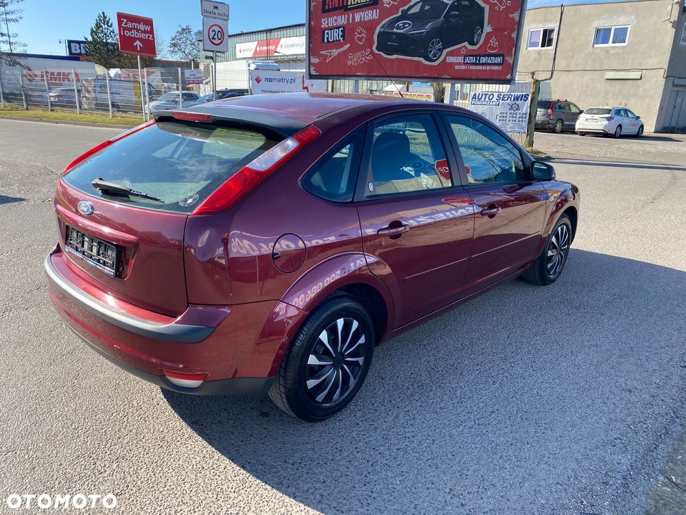 Ford Focus 1.6 16V Ghia - 25