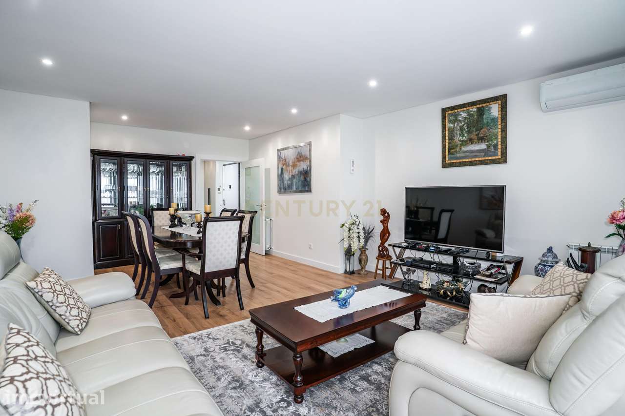 Apartamento T3 Semi-Novo em Caldas da Rainha | 2 Varandas | 2 Parqueam - Grande imagem: 3/20