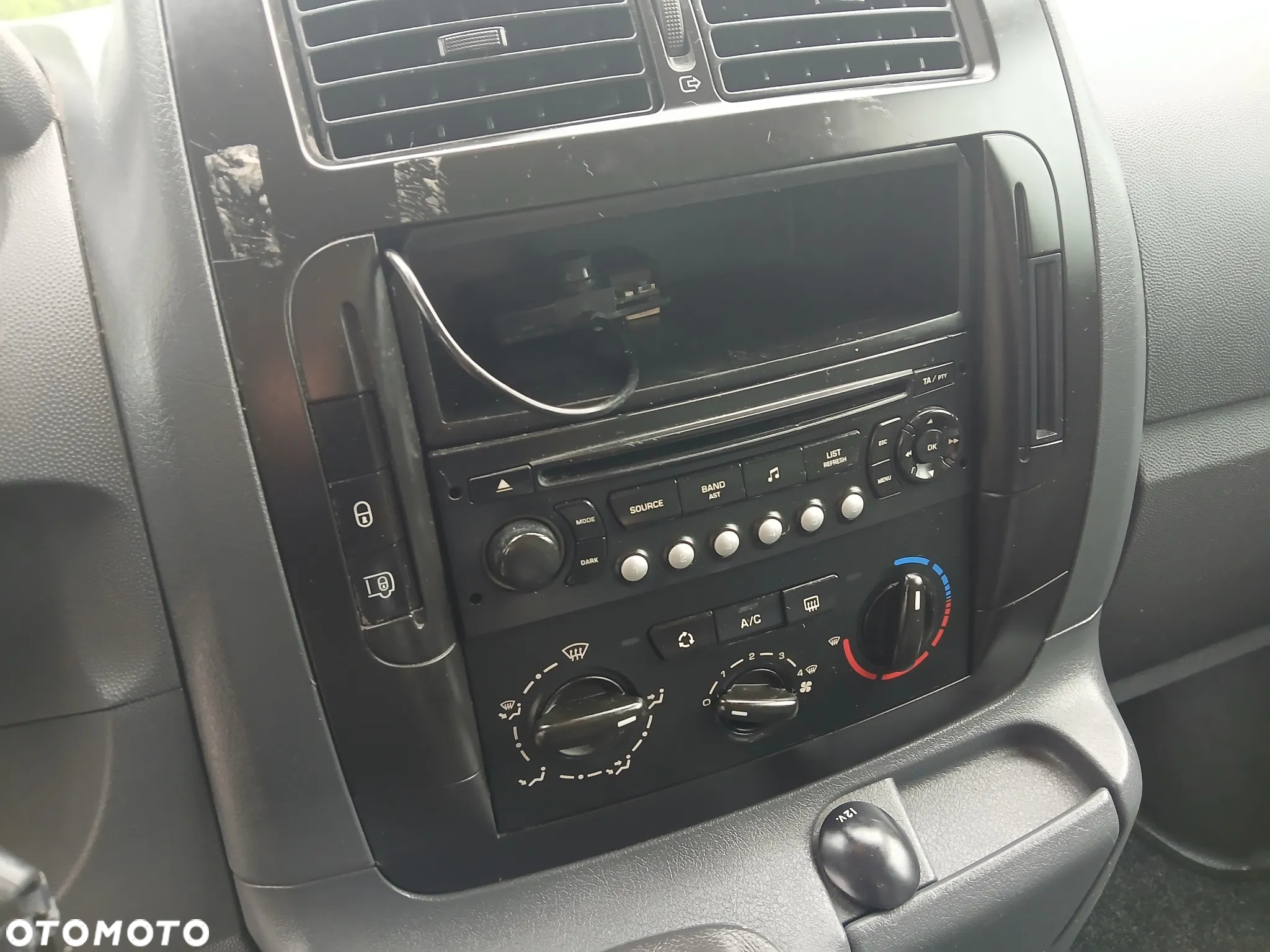 Peugeot EXPERT - 12
