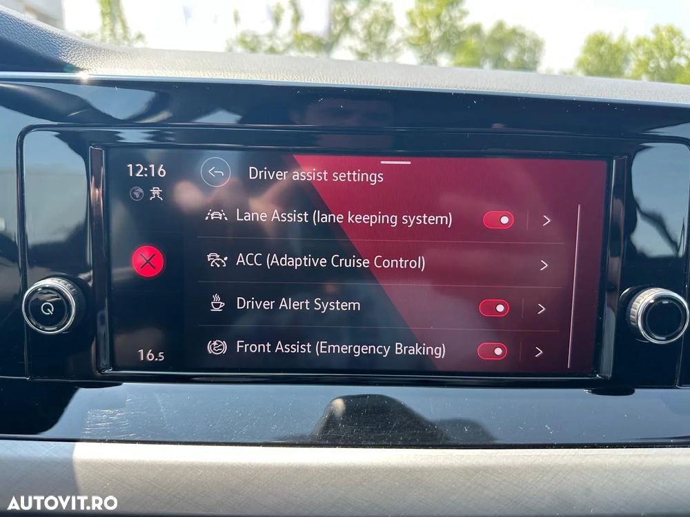 Volkswagen Golf 2.0 TDI Life - 30