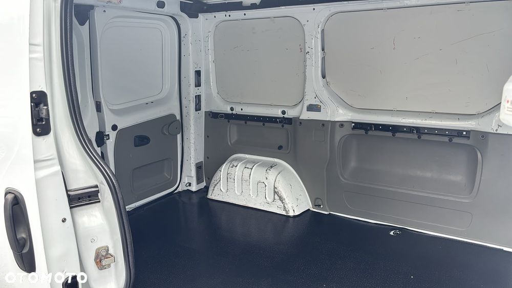 Opel Vivaro - 24