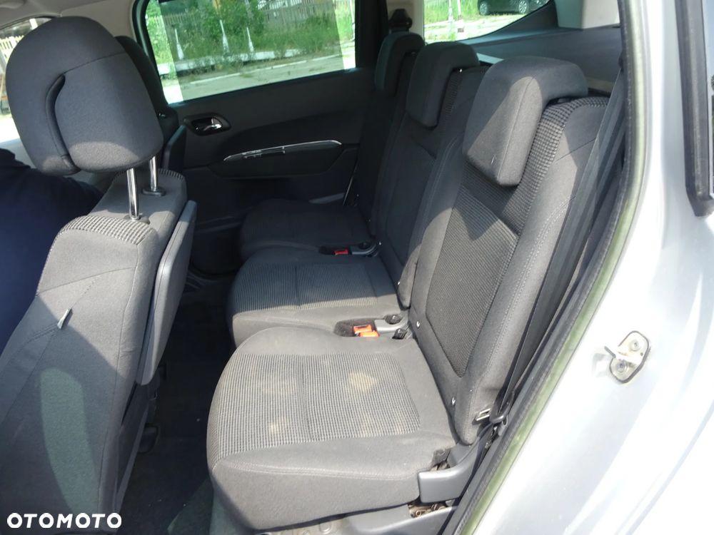 Peugeot 5008 - 11