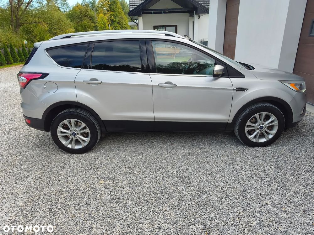 Ford Kuga 2.0 TDCi 2x4 Titanium - 18