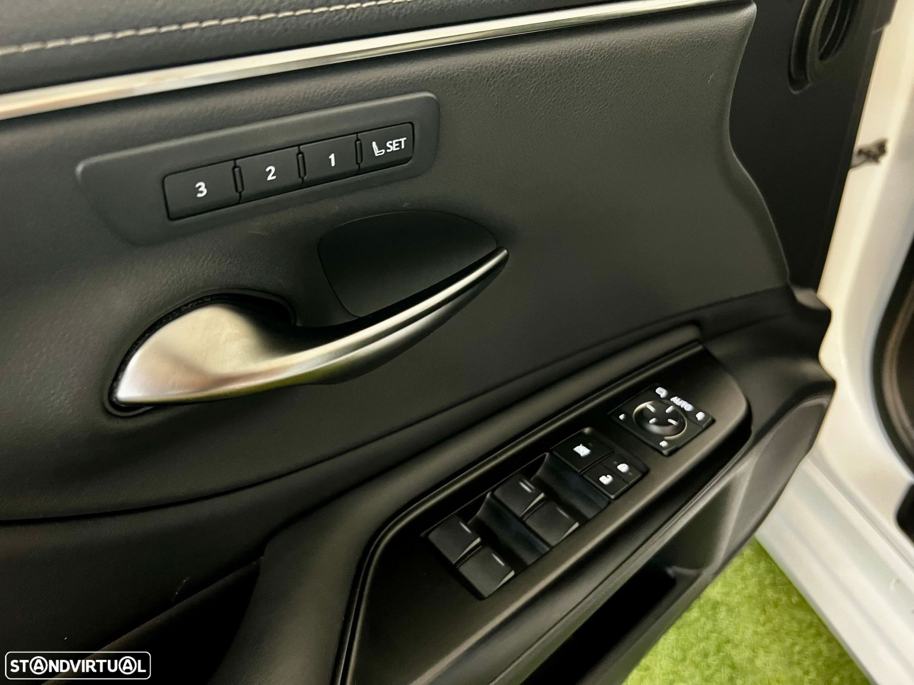 Lexus es-300h F Sport+ - 9