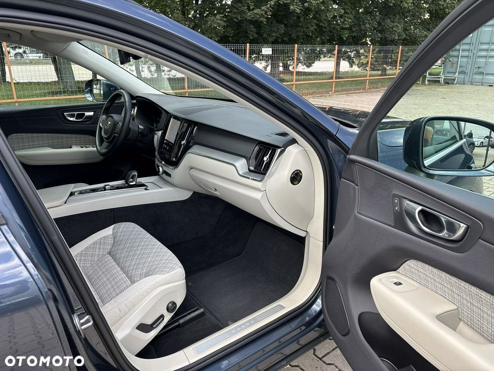 Volvo XC 60 B4 B Core - 16