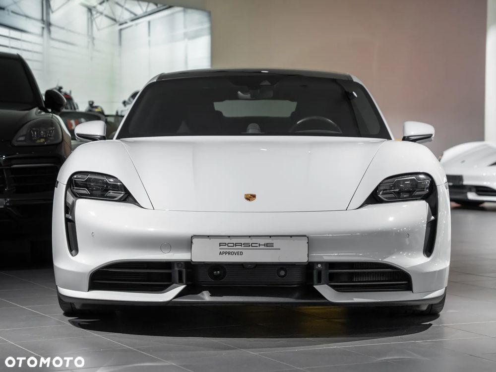 Porsche Taycan Turbo - 9