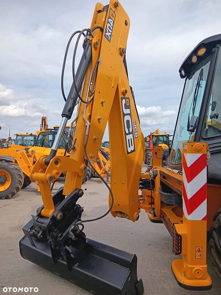 JCB 4CX AEC - 7