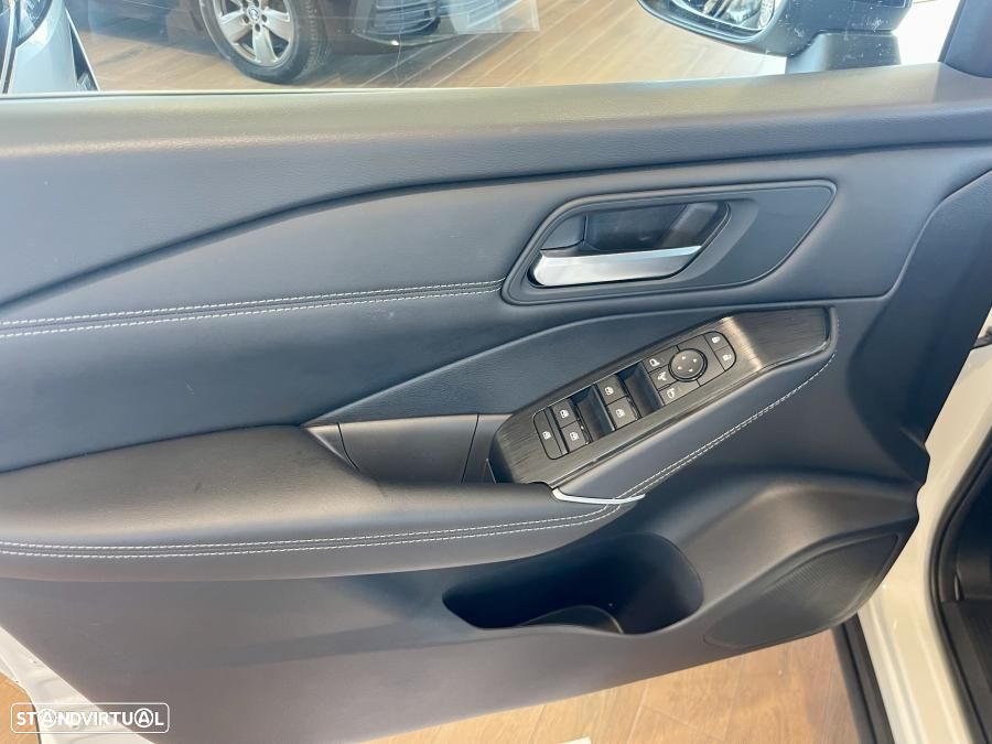 Nissan Qashqai 1.3 DIG-T N-Connecta LED - 23
