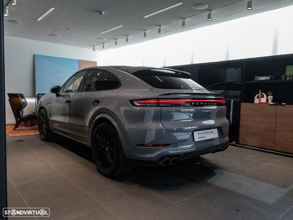 Porsche Cayenne Coupé E-Hybrid - 9