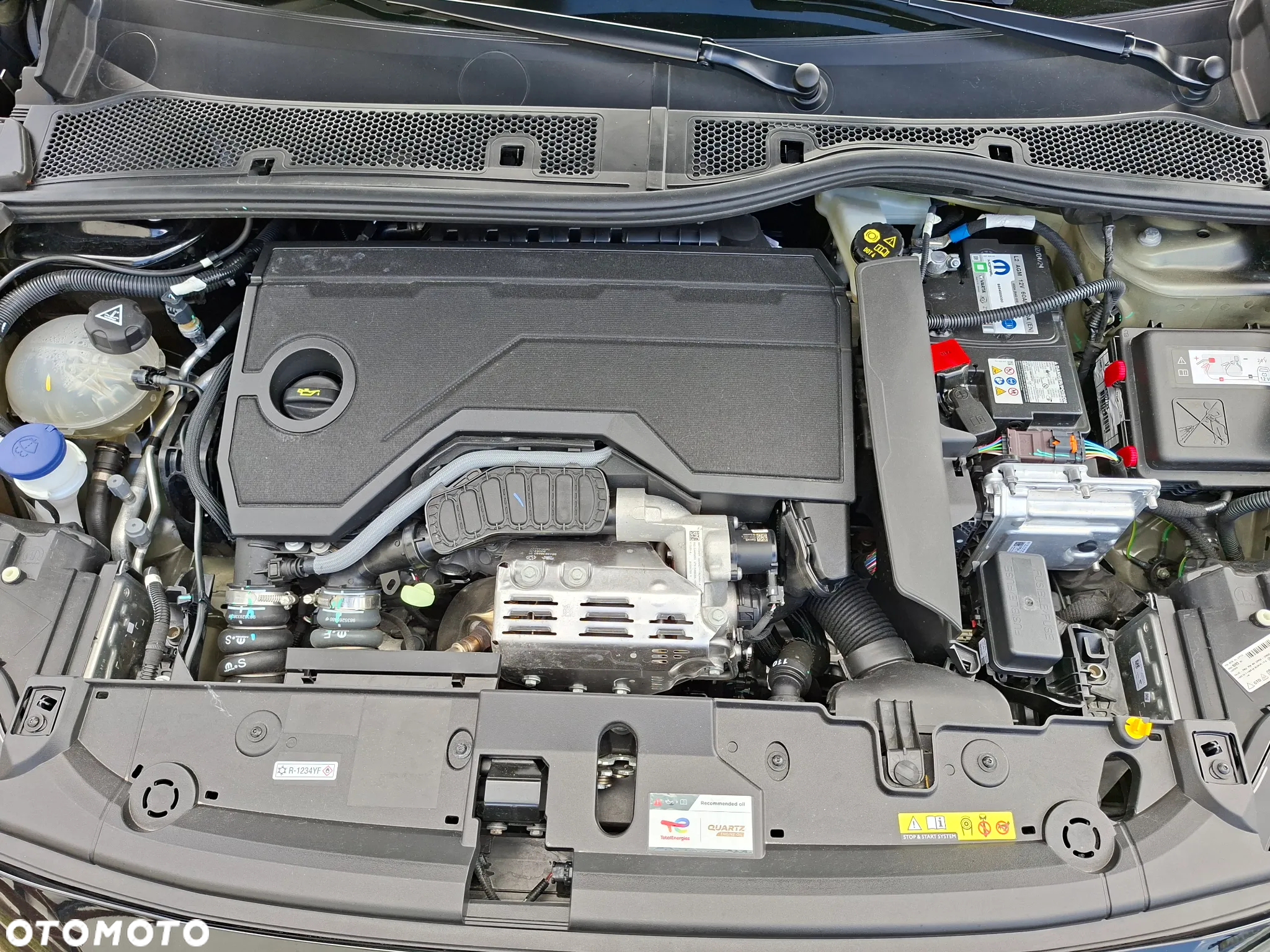 Peugeot 208 Hybrid 136 e-DSC6 GT - 12