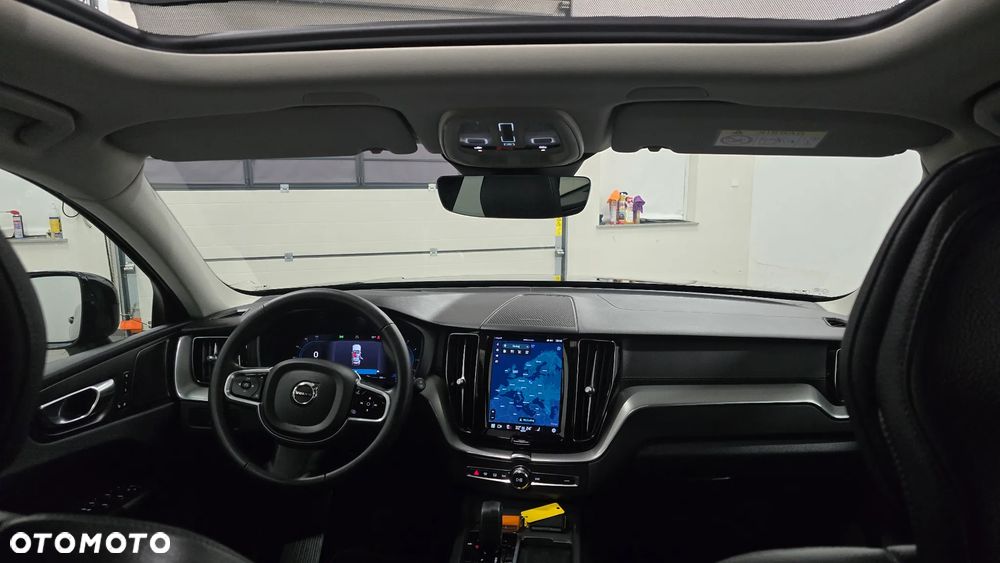 Volvo XC 60 B5 D AWD Ultimate Dark - 20